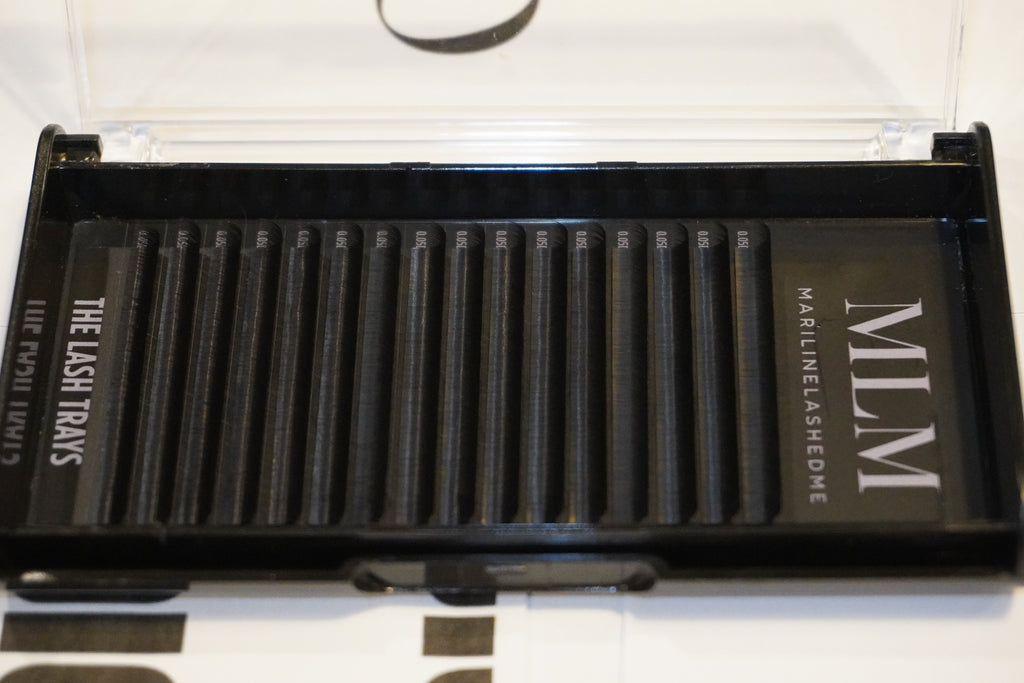 The Studio Trays .05 D Curl